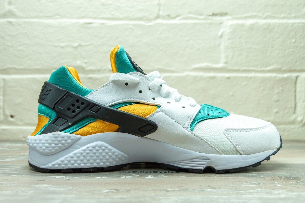 Huaraches gold and white sale