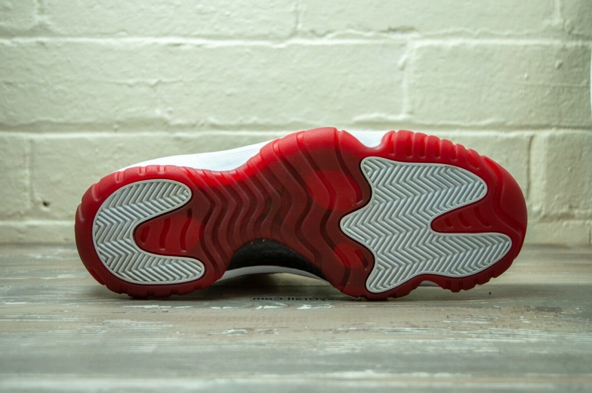 Jordan 11 clearance low red bottom