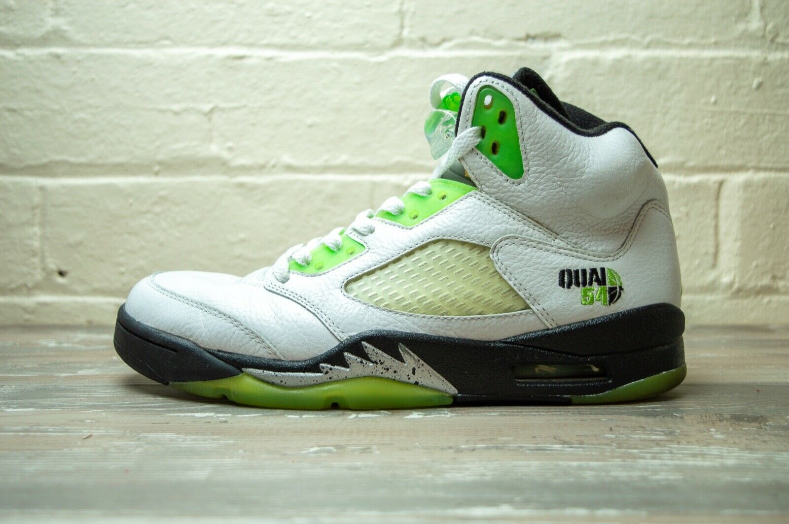 Retro 5 quai store 54