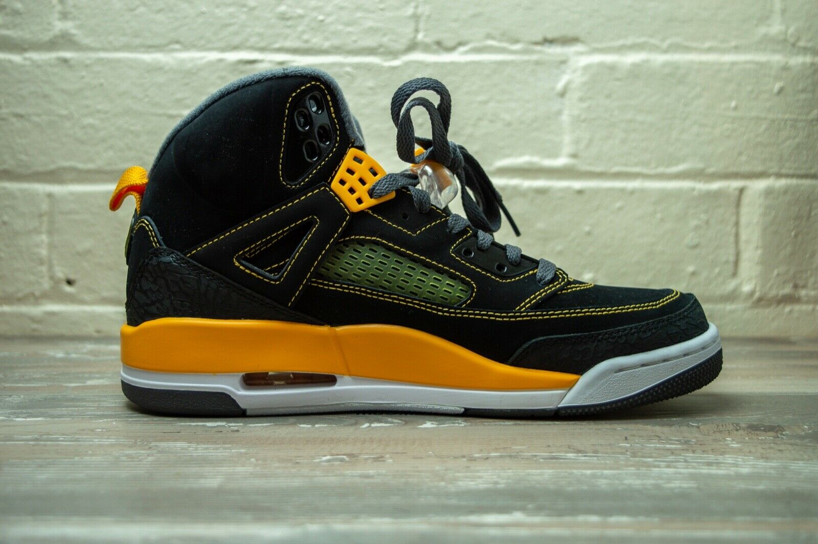 Nike Air Jordan Spizike Black University Gold 315371 030